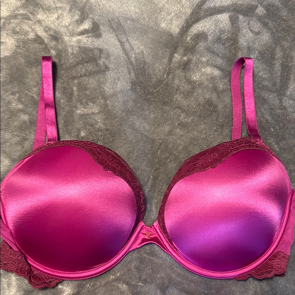 Victoria Secret VERY SEXY push up 36DDD  Satin Lace Bra in Fuchsia 🌺